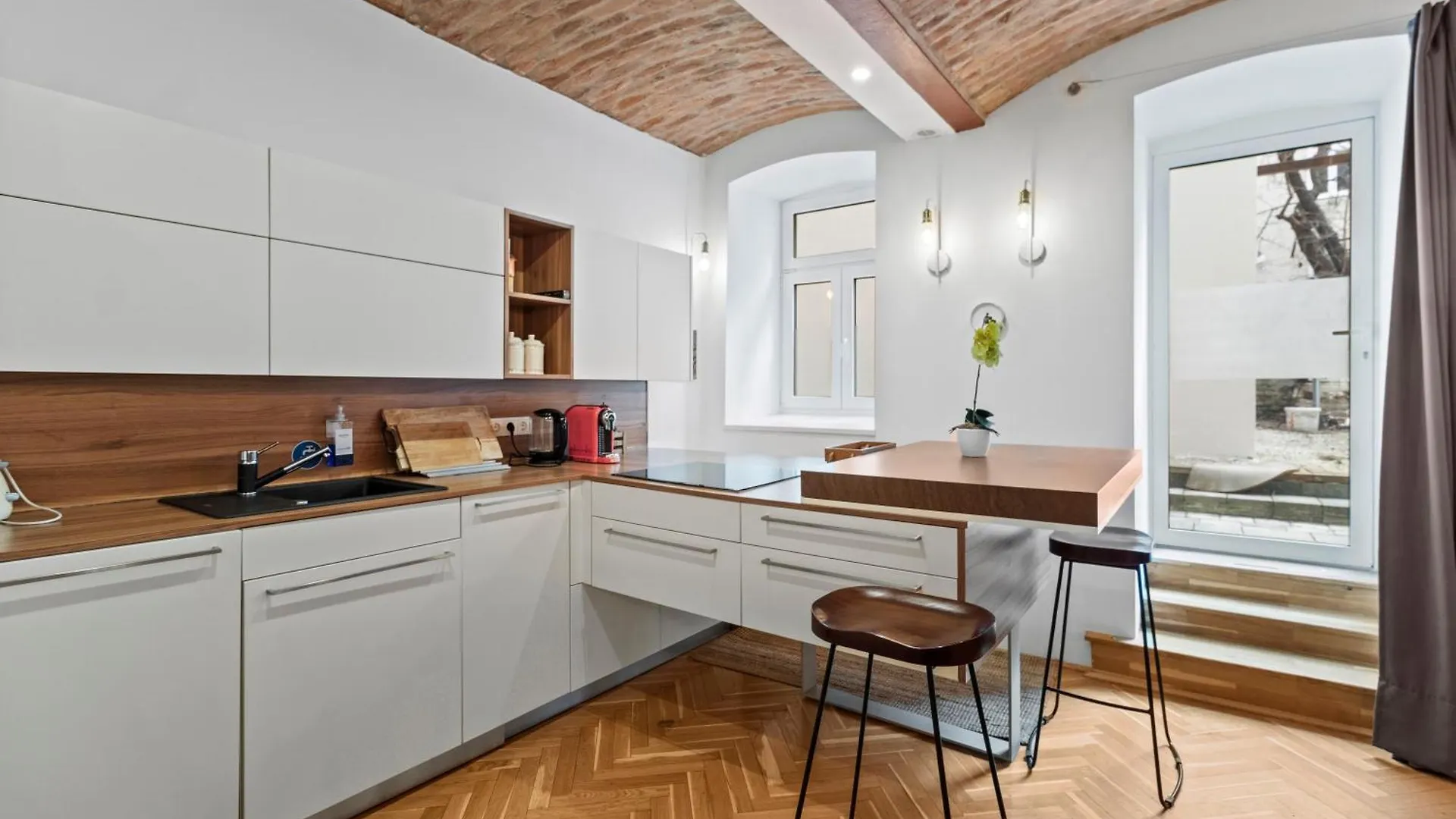 Farawayhomes Studio Vienna #B2
